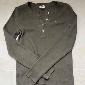 Tommy Jean -Green long sleeve